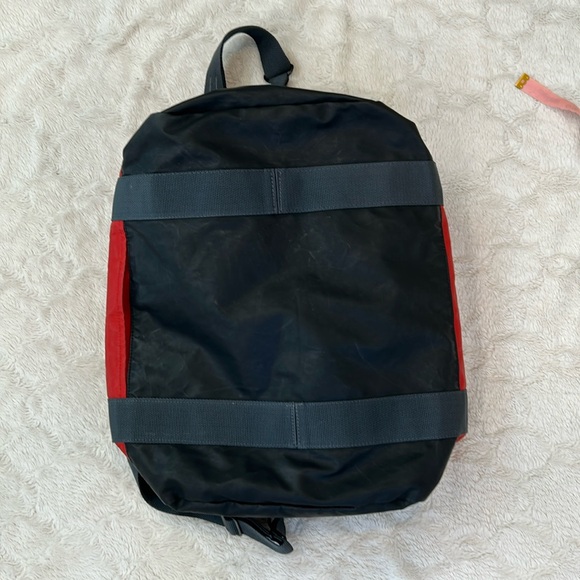 Eagle Creek Red Duffel - Picture 14 of 16